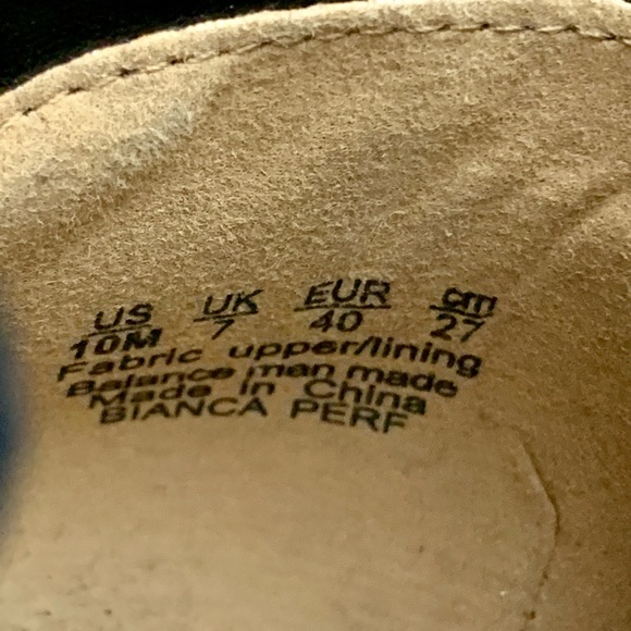 Fergie Bianca Perf Ankle Bootie _ Size 10 M - Picture 12 of 12
